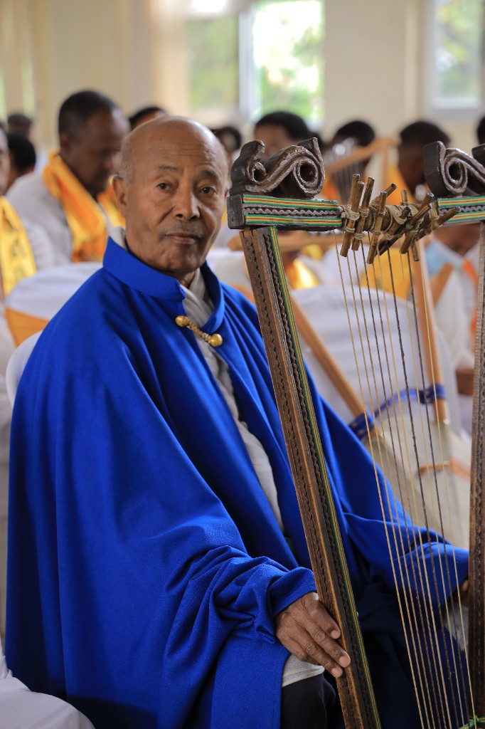 Master instructor Habtam Admasu with a Begena